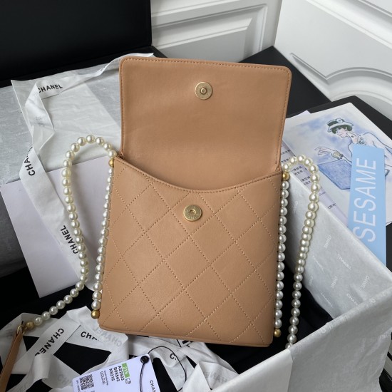 1chanel Small Hobo Bag Beige