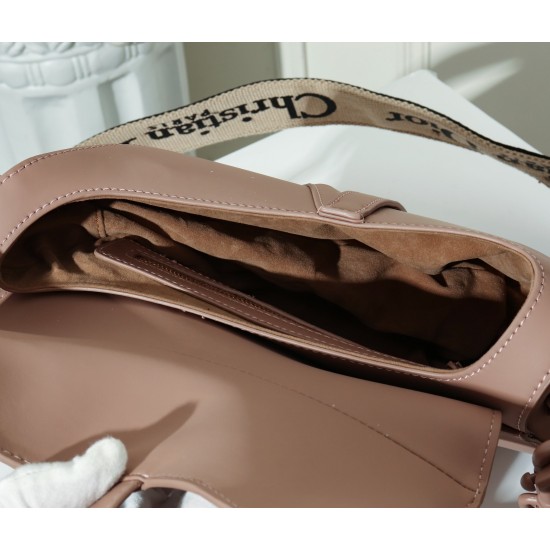 DIOR Saddle medium calfskin bag